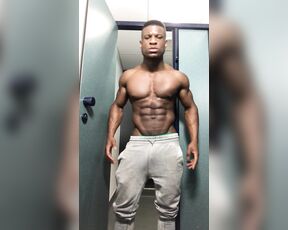 Daniel Shoneye aka danielshoneye OnlyFans - Hi guys Did this little video when i finished my workout at the gym today Just