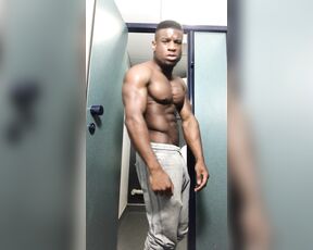 Daniel Shoneye aka danielshoneye OnlyFans - Hi guys Did this little video when i finished my workout at the gym today Just