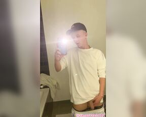 James Yalch aka jamesyalch OnlyFans - Smoking video Tips appreciated Hoping to film more duo content when isolation ends