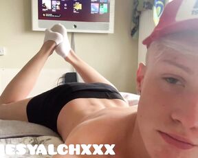 James Yalch aka jamesyalch OnlyFans - Like this and DM me what you would do with my butt!