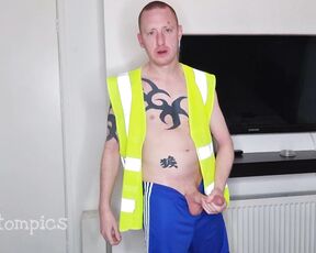 Tomtompics aka tomtompics OnlyFans - Shorts, socks and hi viz part1) A little video of me showing you my dick thats