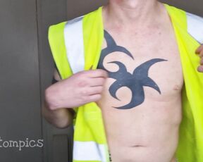 Tomtompics aka tomtompics OnlyFans - Shorts, socks and hi viz part1) A little video of me showing you my dick thats