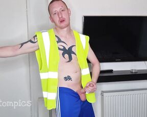 Tomtompics aka tomtompics OnlyFans - Shorts, socks and hi viz part1) A little video of me showing you my dick thats