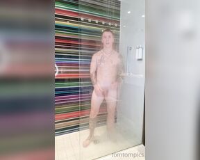 Tomtompics aka tomtompics OnlyFans - @lild1999 was so busy admiring himself that he forgot to take the soap into the shower