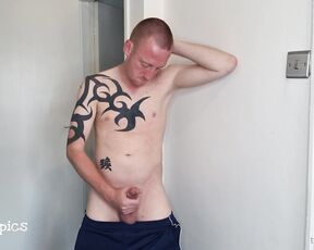 Tomtompics aka tomtompics OnlyFans - Solo video with a hands free cumshot, finishing with more 724mins)