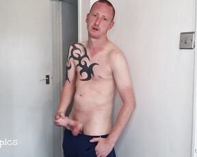 Tomtompics aka tomtompics OnlyFans - Solo video with a hands free cumshot, finishing with more 724mins)