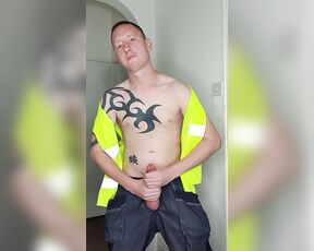 Tomtompics aka tomtompics OnlyFans - Me lubing up my hard cock and wanking in the work pants and hi viz that