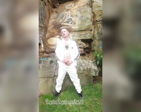 Tomtompics aka tomtompics OnlyFans - Video wanking and cumming outdoors in new white trackies 302mins)