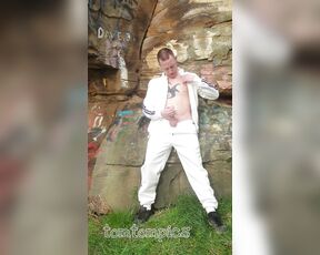 Tomtompics aka tomtompics OnlyFans - Video wanking and cumming outdoors in new white trackies 302mins)