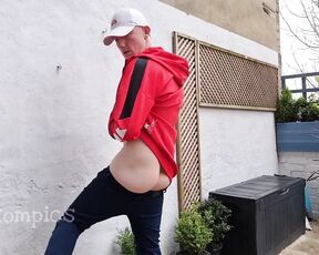 Tomtompics aka tomtompics OnlyFans - Outside, tracky top and baseball hat, showing you my ass alot and wanking until I cum,