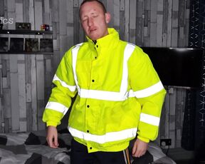 Tomtompics aka tomtompics OnlyFans - Hi viz jacket and my hard cock 606mins)