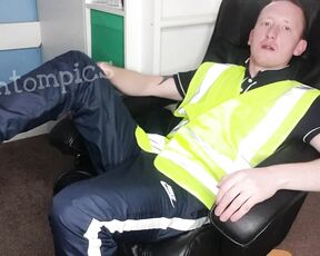 Tomtompics aka tomtompics OnlyFans - Hi Viz wank and cum This is me in some shiny trackies and a polo shirt