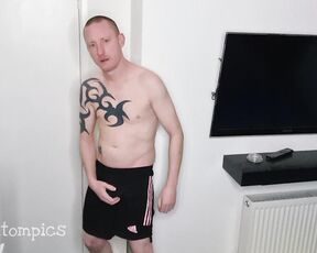 Tomtompics aka tomtompics OnlyFans - Adidas shorts, wank and cum 434mins)