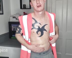 Tomtompics aka tomtompics OnlyFans - Baby oil, hi viz and cum 737mins)