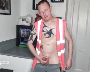 Tomtompics aka tomtompics OnlyFans - Baby oil, hi viz and cum 737mins)