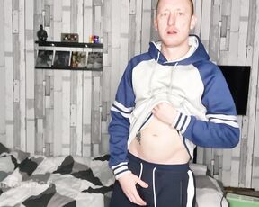 Tomtompics aka tomtompics OnlyFans - Hoodie and trackies 533mins)