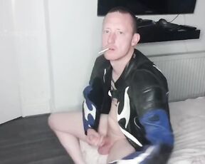 Tomtompics aka tomtompics OnlyFans - One for the smoking lovers, No cumshot on this one, just me wearing only a leather