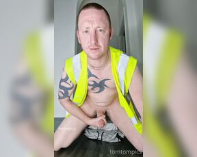 Tomtompics aka tomtompics OnlyFans - You like seeing me in my HiViz knocking out a load of cum 437mins)