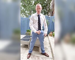 Tomtompics aka tomtompics OnlyFans - Last one for now in the my shirt and tie, outdoors and vaping no cumshot, just