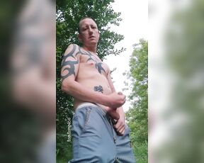 Tomtompics aka tomtompics OnlyFans - Quick outdoor strip, wank and cum 317mins)