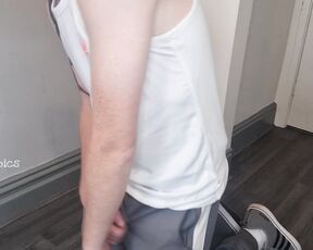 Tomtompics aka tomtompics OnlyFans - A video I was asked for with feet, socks, arse and of course cum 1337mins)