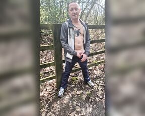 Tomtompics aka tomtompics OnlyFans - If you go down to the woods today 443mins)