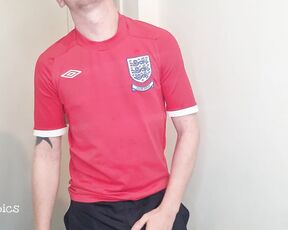 Tomtompics aka tomtompics OnlyFans - Football fever who wants this top after Ive finished with it 619mins)