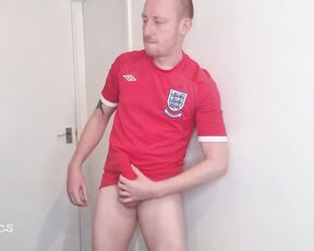 Tomtompics aka tomtompics OnlyFans - Football fever who wants this top after Ive finished with it 619mins)