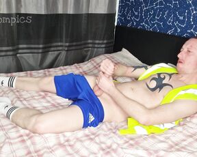 Tomtompics aka tomtompics OnlyFans - Shorts, socks and hi viz part2) I lay back on my bed and wank off