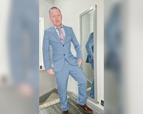 Tomtompics aka tomtompics OnlyFans - You like seeing me in my suit and tie blowing a load 654mins)