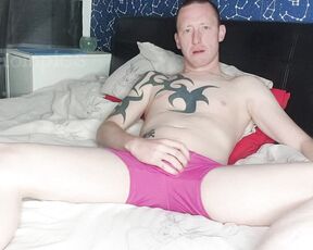 Tomtompics aka tomtompics OnlyFans - Pretty in Pink Had these boxers sent to me by a fan, heres a little video