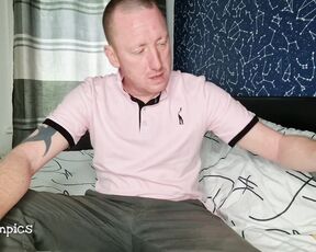 Tomtompics aka tomtompics OnlyFans - Laid back, playing with my dick and lubing it up to wank and cum 917mins)