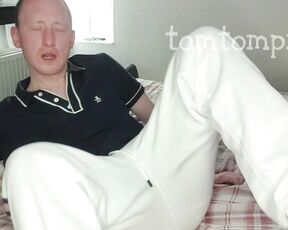 Tomtompics aka tomtompics OnlyFans - Cumming on a polo shirt This is me laid on my bed, wearing some white socks