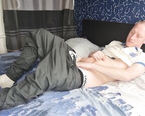 Tomtompics aka tomtompics OnlyFans - Welcome to 2021 on tomtompics Got some dirty white socks on, nikes, trackies and a football