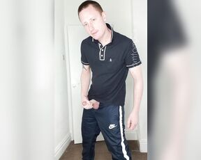 Tomtompics aka tomtompics OnlyFans - A simple video of me stood up in some trackies, playing with my dick, doing