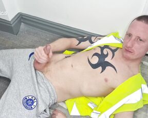 Tomtompics aka tomtompics OnlyFans - Hi viz&ampgrey trackies wank 516mins)