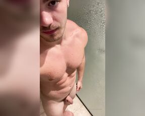 Juicy James aka mrjuicyjames OnlyFans - Hey everyone sorry for being a bit inactive lately I’ve been with friends and family over