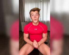 Leo Stuke aka xleox OnlyFans - Little home workout