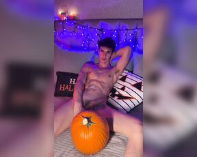 Xanderboyx aka xanderboyx OnlyFans - Feeling extra horny this Halloween can you tell