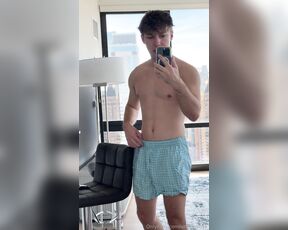 Artiomboy aka artiomboyx - 11-25-2024 OnlyFans Video - What do yall think Volume up who wants some customs using them