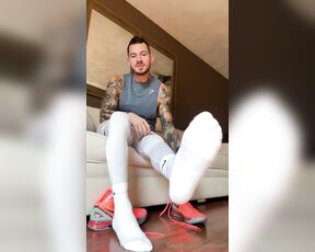 Daddy Shawn aka allofshawn - 07-26-2024 OnlyFans Video - Happy FootFetishFriday Be sure to check out my latest REALTIME video and catch me LIVE on