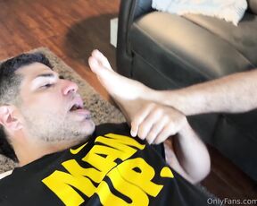 Master jay aka masterjay_23 - 09-23-2024 OnlyFans Video - Me and my bro Maxyy had our perfect feet worshipped together by djguyruben, Ruben also swallowed