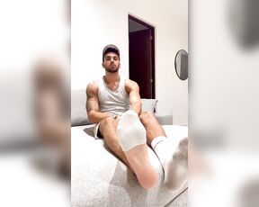 Master jay aka masterjay_23 - 05-13-2025 OnlyFans Video - Taking my sweaty socks off after one of my 5k runs is a job for you