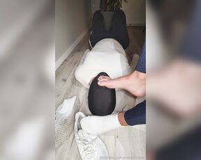 ArabFootDom aka arabfootdom - 11-18-2023 OnlyFans Video - Some relaxed sweaty socks sniffing  malefeet footmaster socks