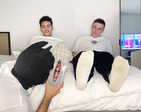 KingLeo aka sirleo99 OnlyFans - Sweaty socks and trainers getting dealt with by our naughty neighbour