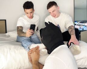 KingLeo aka sirleo99 OnlyFans - Sweaty socks and trainers getting dealt with by our naughty neighbour