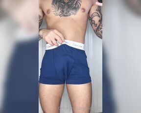 KingLeo aka sirleo99 OnlyFans - Big bulge and cock