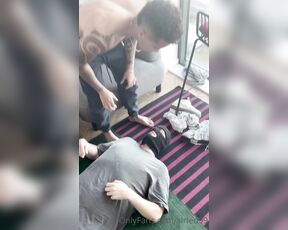 KingLeo aka sirleo99 OnlyFans - We put this subby bitch on the floor so I could sit on his face with