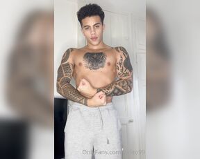 KingLeo aka sirleo99 OnlyFans - Sometimes you just have to show off