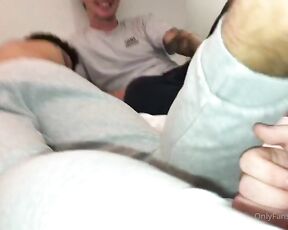 KingLeo aka sirleo99 OnlyFans - Laying down with my fellow foot master @mastersam777 and @newmastermax these sessions are always too funny